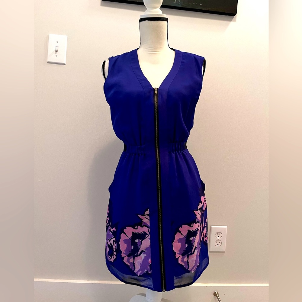 Guess zip up dress.  Worn twice